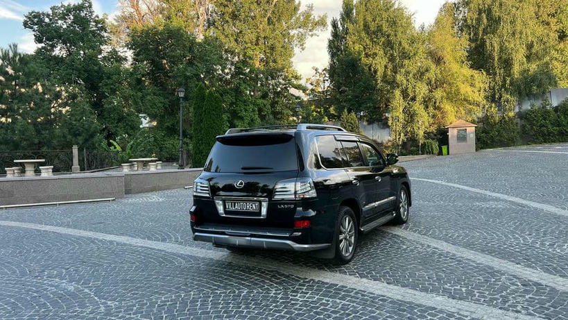 Lexus LX570